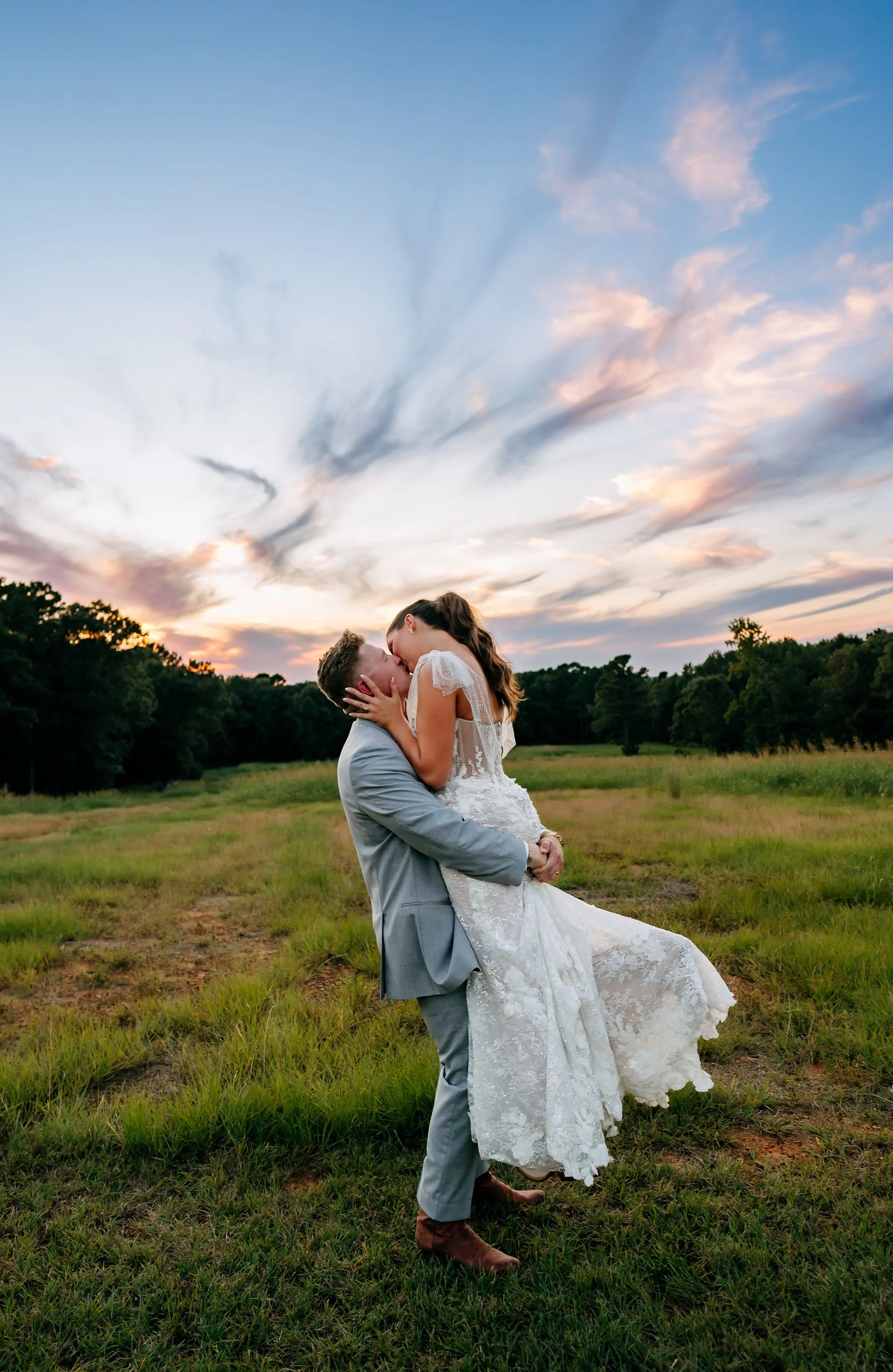 Sunset wedding photos at Sunset Oaks