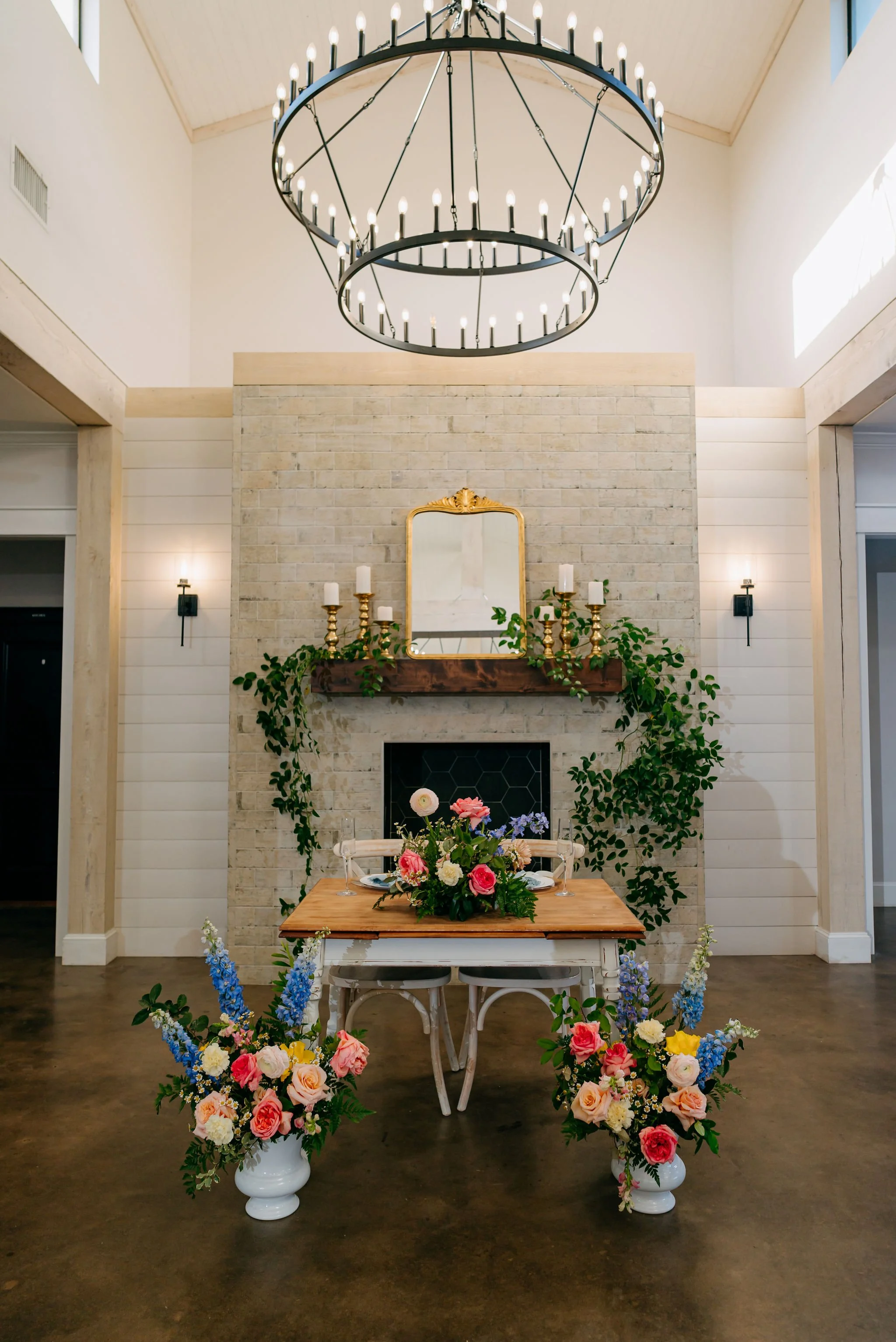 An indoor reception at Sunset Oaks